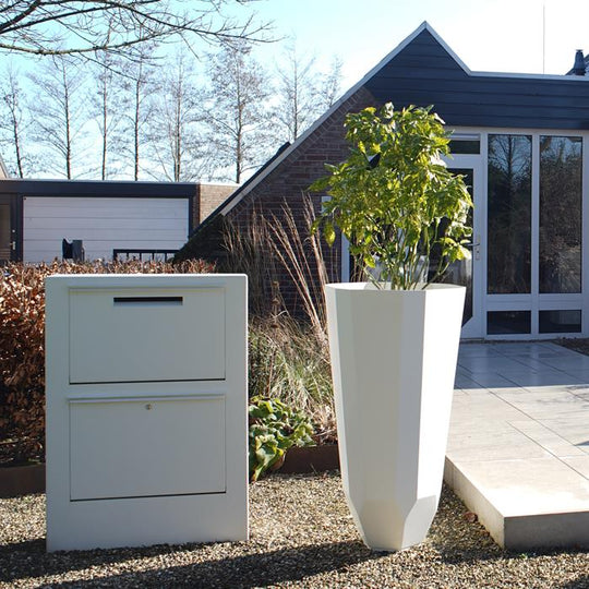 Postkasse i lakkert stål, brev og pakker, stor modell