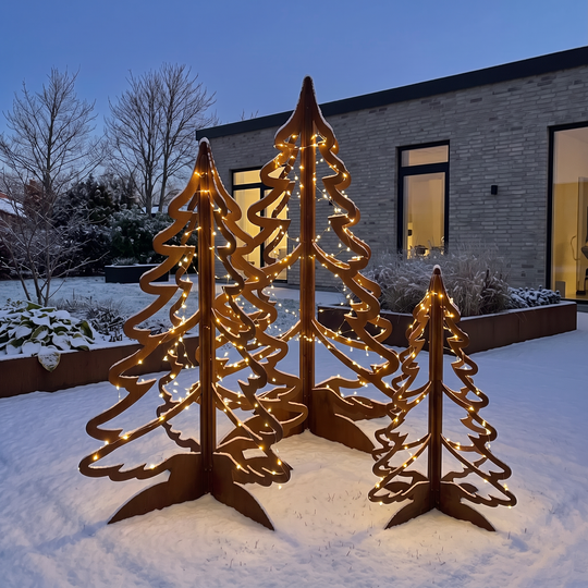 Sett med juletrær i cortenstål