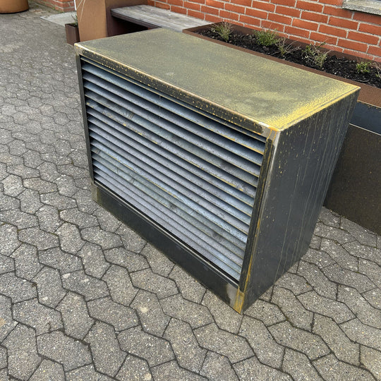 Varmepumpeskjuler i cortenstål, riflet modell