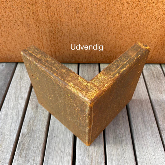 Hjørne for bedkant med bøyd kant